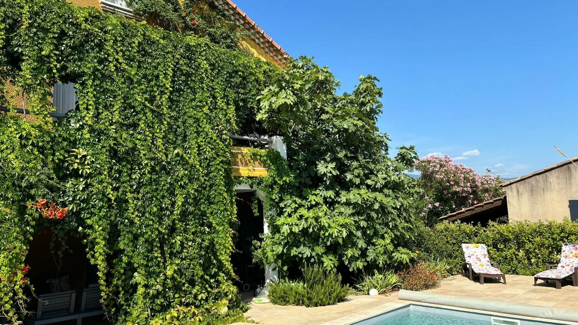La Cassiopee Bed & Breakfast Caromb 0*,  France