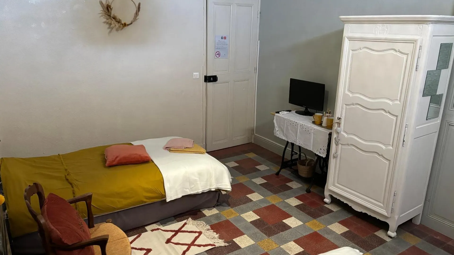 La Cassiopee Bed & Breakfast Caromb France